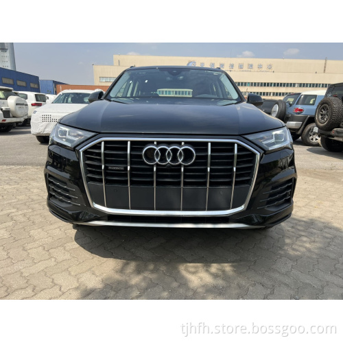2023 Audi Q7 45 TFSI Quattro S Line 8AT 2.0T 265 CV L4 4WD SUV Auto a benzina SUV di lusso